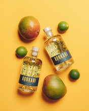 Lade das Bild in den Galerie-Viewer, KONKANI Mango Infused Gin - handcrafted Gin, fruchtig, leicht mit Wacholder, Mango, Litsea Cubeba, Curaçao (1 x 0.5 l, 42% vol)
